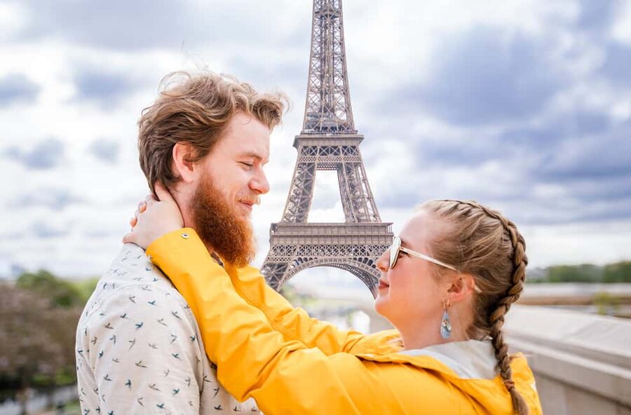 Paris: Premium Photoshoot with Iconic Eiffel Tower Views - Working with Bojan and Jona