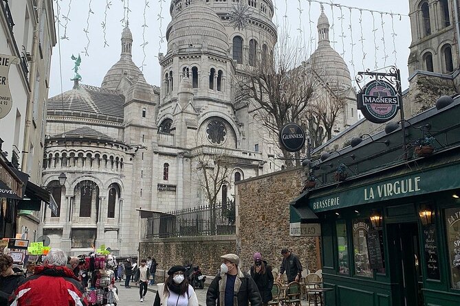 Paris Private and Customized Tour with Driver-Guide for Layovers - The Louvre and its glass pyramid