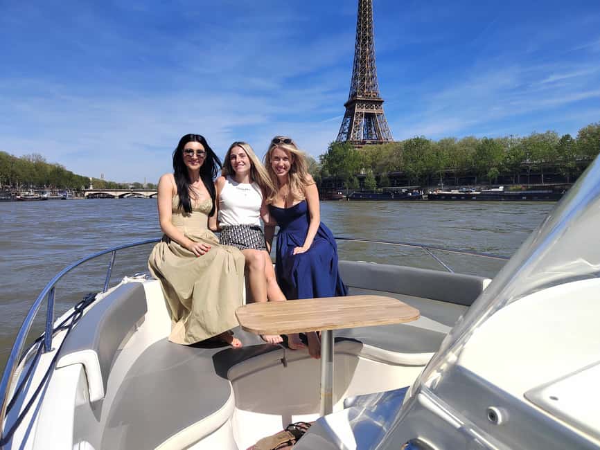 Paris: Private Boat Cruise on Seine River - Pont Neuf, Ile de la Cité, and Notre Dame