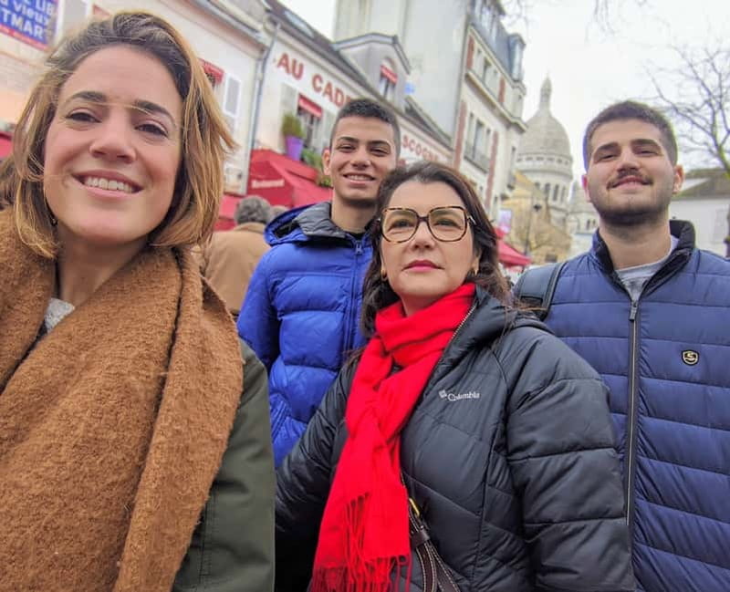 Paris: Private Custom Highlights and Gems Tour with a Local - Help with Paris transport and daily life