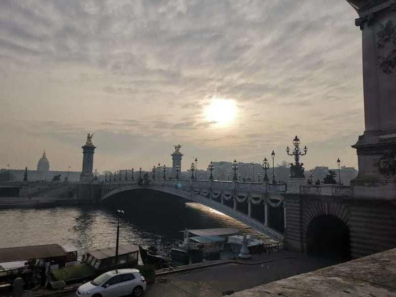 Paris: Private Custom Highlights and Gems Tour with a Local - The hosts who give the tour its character
