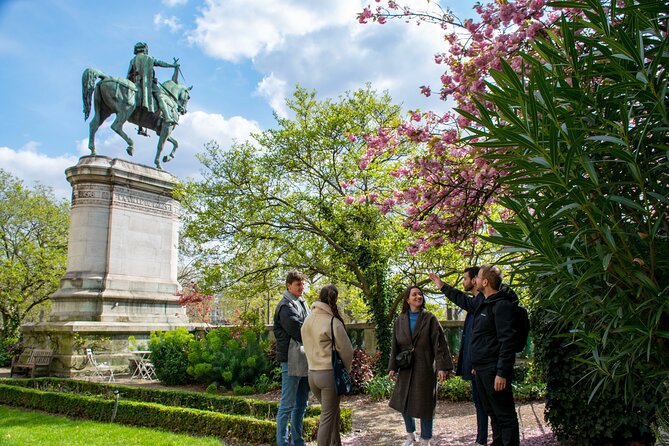 Paris Private Custom Tour: Half-Day Experience with a Local Guide - A private Paris morning built around you