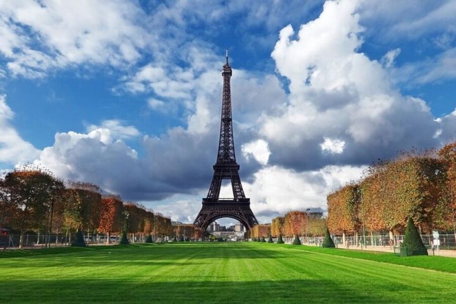 Paris: Private Custom Walking tour with A Local Guide - A Paris walk that starts with your priorities