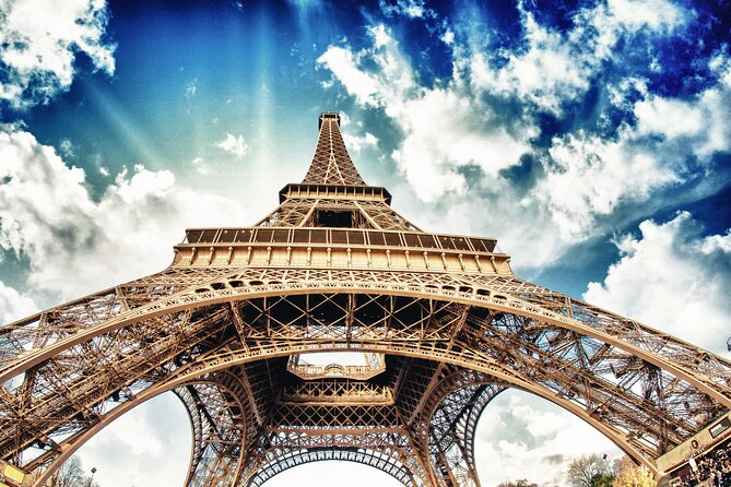 Paris Private Departure Transfer: Hotel to Railway Station - A direct ride through Paris traffic