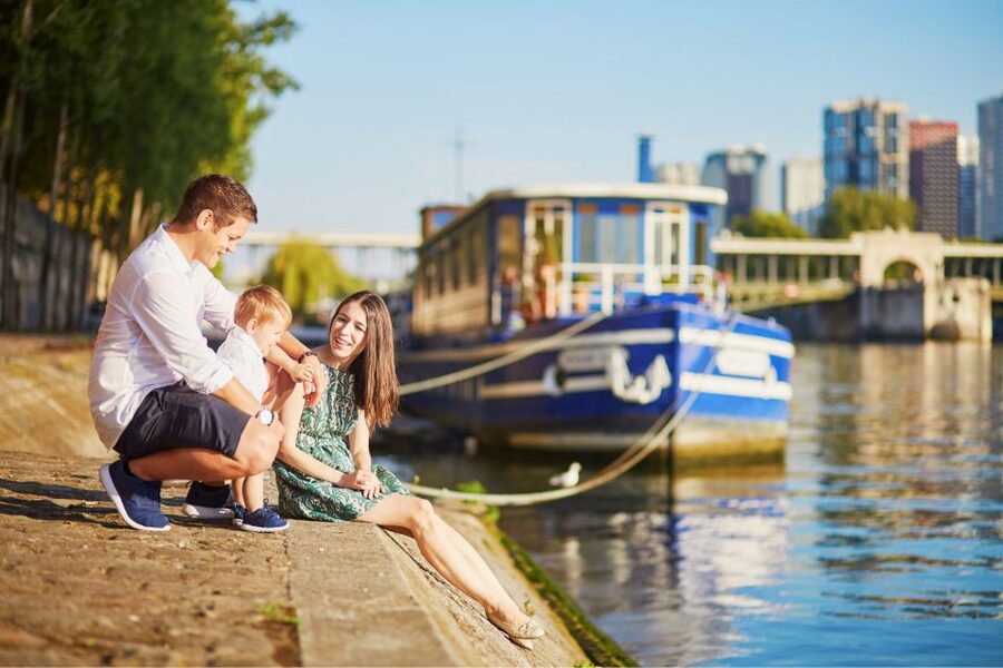 Paris: Private Family Tour, Highlights and Museum Visit - What the $69 price means