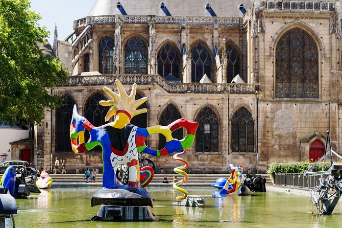 Paris Private Family Tour - Highlights & the Best Museum for Kids - Choosing between the standard and full options