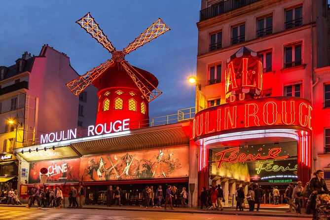 Paris Private Full Day Tour: Montmartre, Sights & Eiffel Tower - Guides, pace, and the private advantage