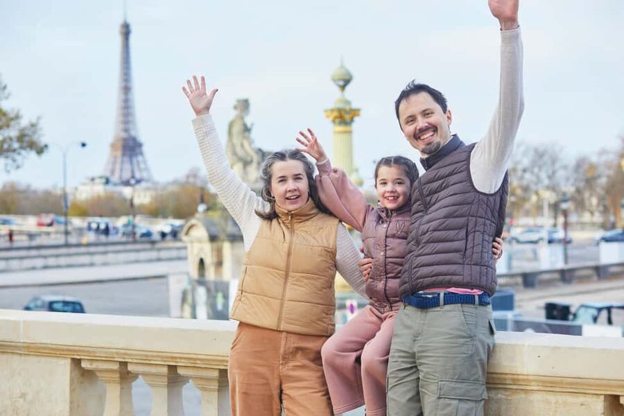 Paris: Private Full Day Tour to Montmartre & Eiffel Tower - Key points at a glance