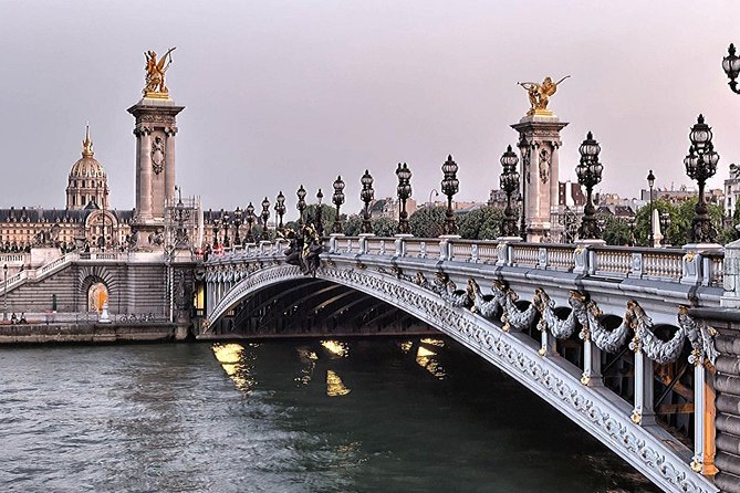 Paris Private Guided Layover Tours - The Louvre without the pressure of an indoor visit