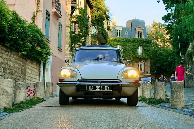 Paris Private Guided Tour in a Vintage Open Top French Car - A private route with Benjamin at the wheel