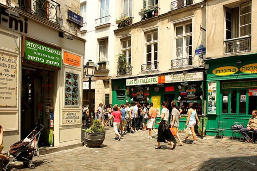 Paris: Private Guided Tour of Marais disctrict - From Saint Paul station into old Paris