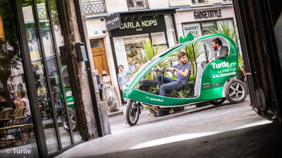 Paris : Private guided tour Rickshaw bike - Saint-Germain - Bridges, the Seine, and the return to Saint-Michel