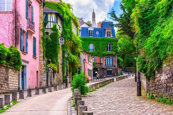 Paris Private Montmarte Tour : Sacre Coeur with Expert Guide - Rue de l’Abreuvoir and the prettiest photographs