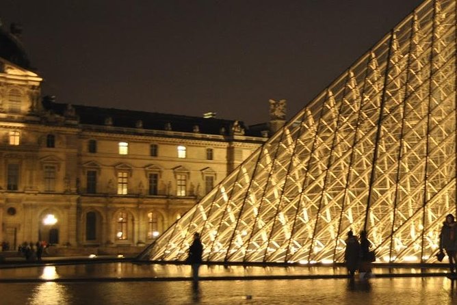 Paris Private Night Tour with River Cruise and Champagne Option - Guide Quality and the Small-Group Format