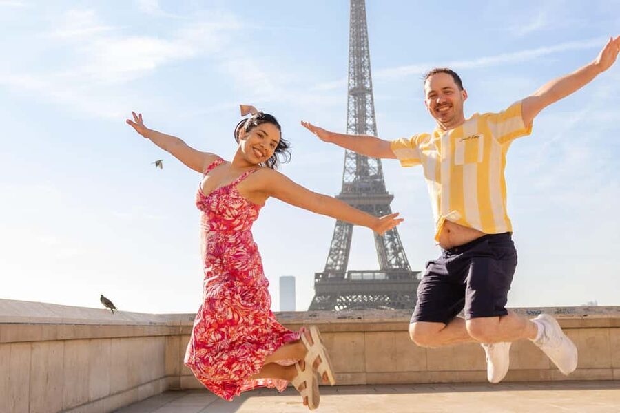 Paris: Private Photoshoot at the Eiffel Tower - Key points to know before booking