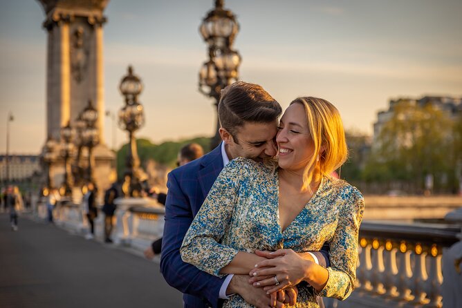 Paris Private Photoshoot Experience - Posing help for families, couples, and proposals