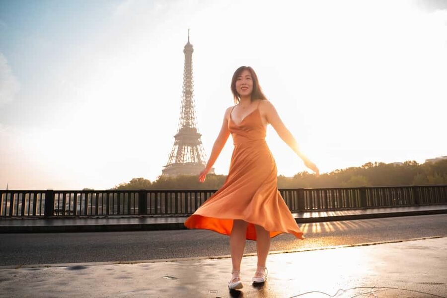 Paris: Private Photoshoot Near the Eiffel Tower - Small details that can make the session better