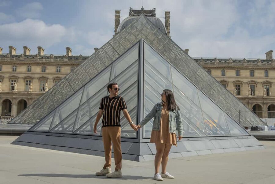 Paris: Private Photoshoot Outside the Louvre Museum - What this Louvre photoshoot actually gives you