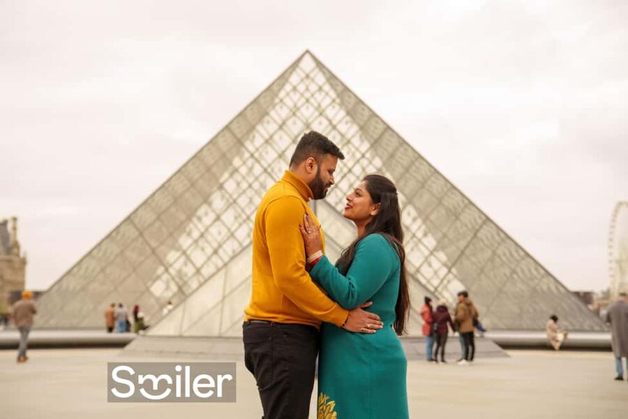 Paris: Private Photoshoot Outside the Louvre Museum - Choosing between 30, 45, and 90 minutes