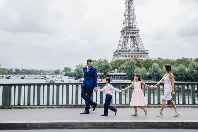 Paris - Private Photoshoot with a Top-Rated Local Photographer - Le Marais, Montmartre, and Sacre-Coeur