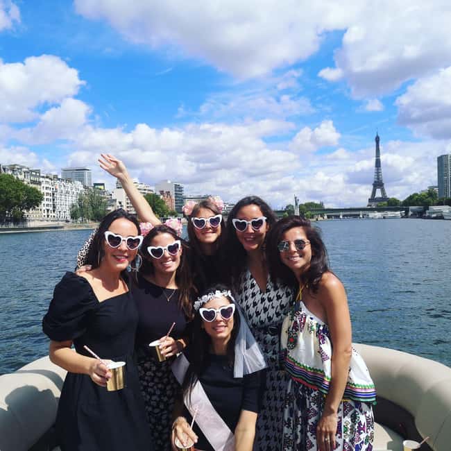 Paris: Private pontoon boat cruise on the Seine - Who will enjoy this Seine experience most?