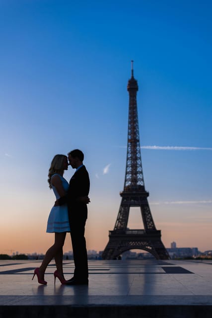 Paris : Private Professional Photoshoot at the Eiffel Tower - What this Eiffel Tower photoshoot really offers