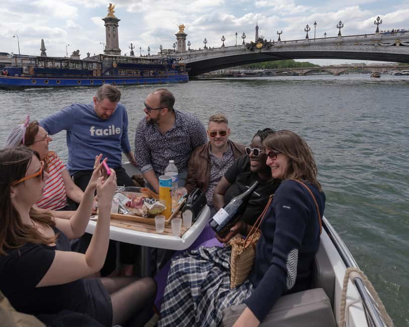 Paris: Private Seine River Cruise - The Eiffel Tower and the best open views