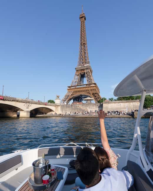 Paris: Private Seine River Cruise - Île aux Cygnes and the Statue of Liberty