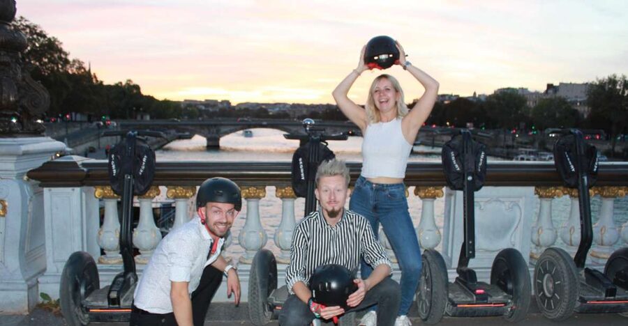 Paris: Private Sightseeing Segway Tour - Champs-Élysées and the Arc de Triomphe