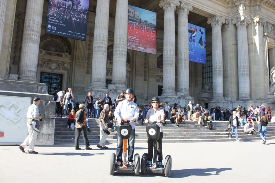Paris: Private Sightseeing Segway Tour - École Militaire and the ride back