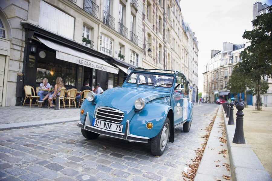 Paris: Private Sightseeing Tour in Citroën 2CV - Why a 2CV is a smart way to see Paris quickly