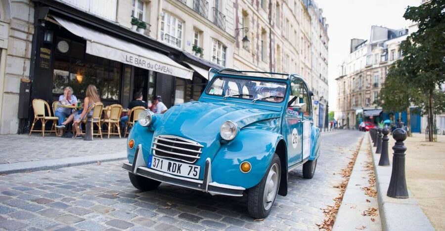 Paris: Private Sightseeing Tour in Citroën 2CV - Your first view of Paris from the driver’s seat