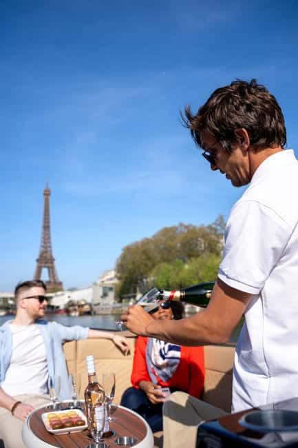 Paris: Private Small Boat Cruise with Rosé and Macarons - Why a small boat changes the Seine experience