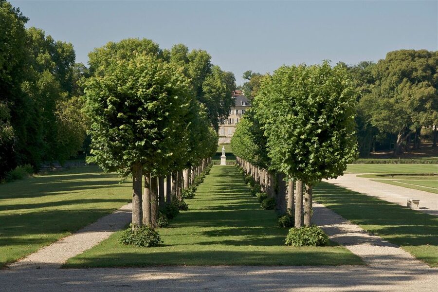 Paris: Private Tour of Domaine de Chantilly Ticket&Transfer - Entering the Château of the Princes de Condé