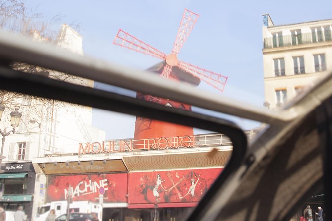 Paris Private Tour: Romantic Tour in a 2CV - Morning, afternoon, and traffic choices