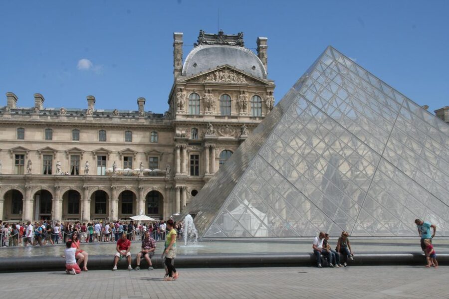 Paris: Private Tour with a Local Guide - Key points to know before you book