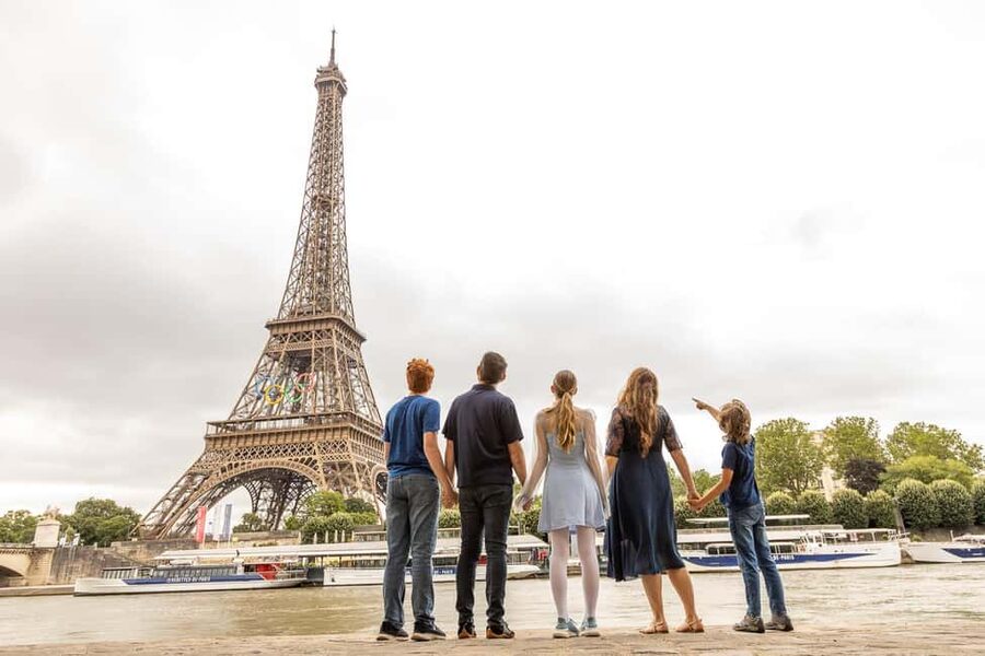 Paris: Professional Photoshoot - Why Pont de Bir-Hakeim Is a Fine Place to Begin