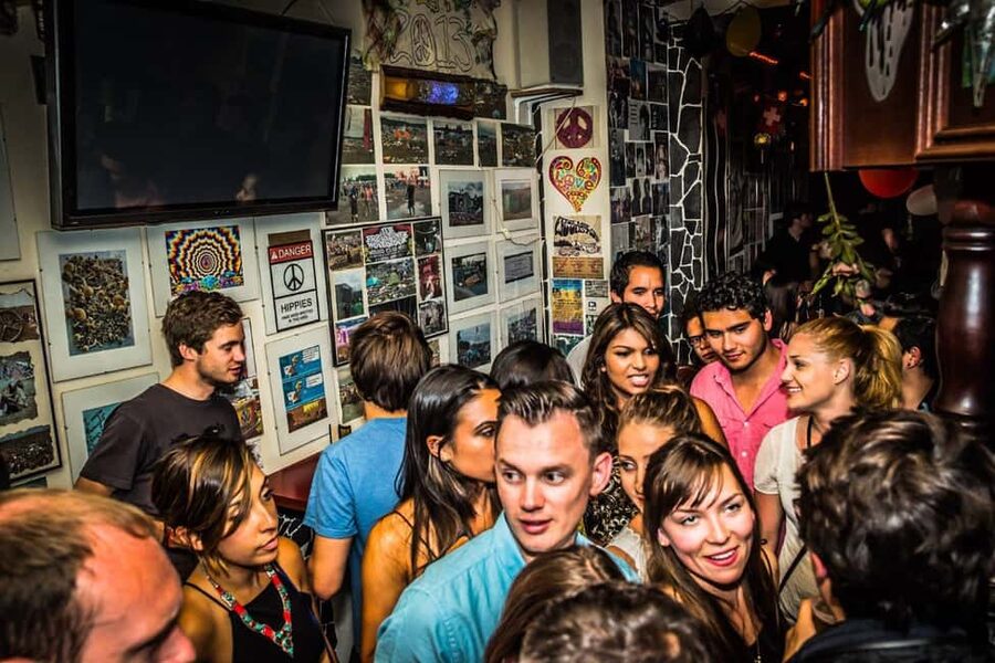 Paris: Pub Crawl with Shots and Nightclub Entry - Tips for getting more from the night