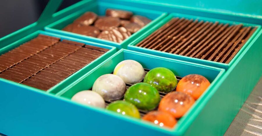 Paris: Pure Chocolate Walking Tour - Five stops, five ways to understand Paris chocolate
