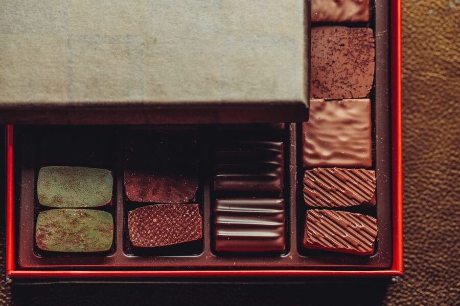 Paris: Pure Chocolate Walking Tour - A walking tour with a Paris history lesson