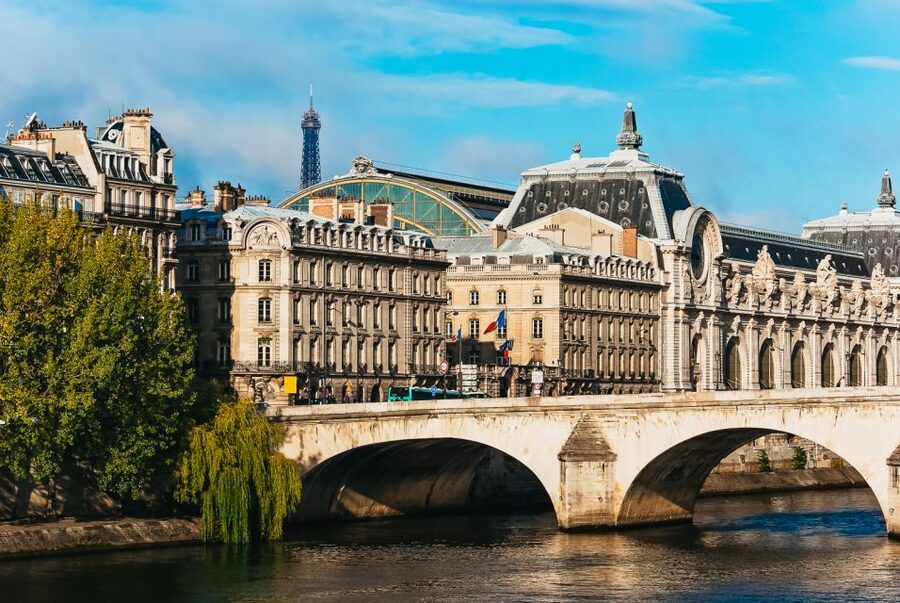 Paris: Romantic Cruise with 3-course Dinner on Seine River - The Eiffel Tower and Pont de l’Alma