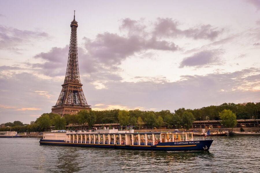Paris: Romantic Cruise with 3-course Dinner on Seine River - Grand Palais, Bercy, and the turn back