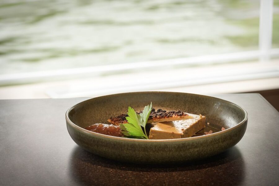 Paris: Romantic Cruise with 3-course Dinner on Seine River - Is $94 a fair price?