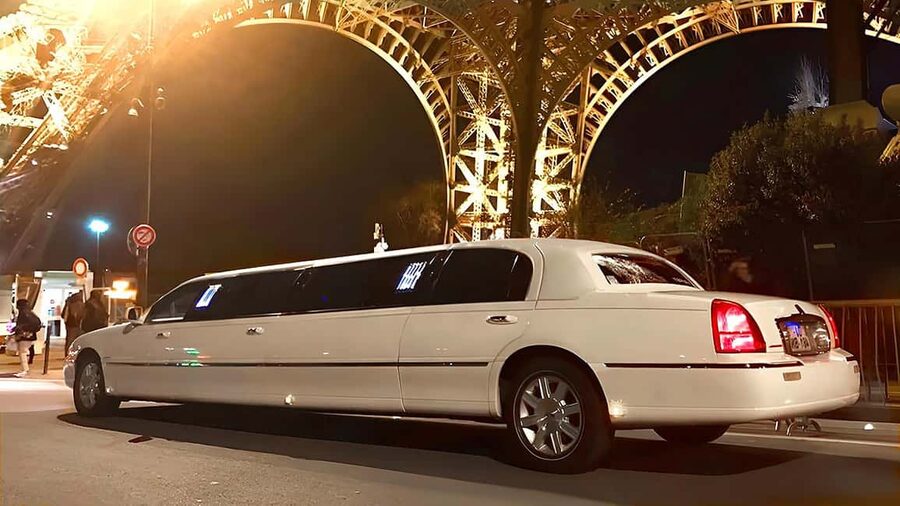 Paris: Romantic Limousine Tour - Who should book this Paris limousine ride?
