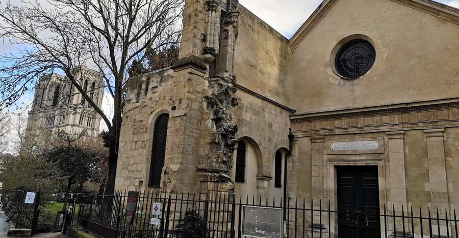 Paris: Romantic Piano Concert at Saint-Julien-le-Pauvre - Choosing between Chopin and the broader programs
