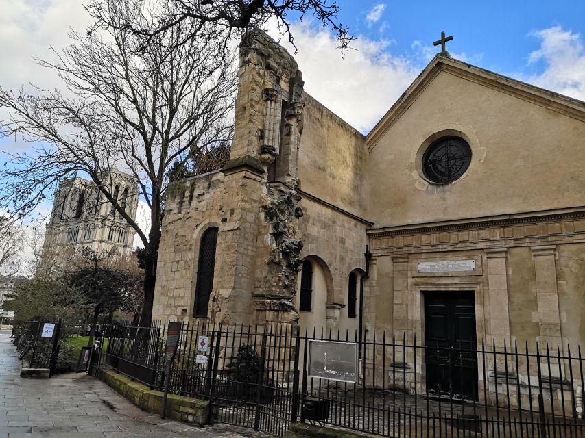 Paris: Romantic Piano Concert at Saint-Julien-le-Pauvre - What the one-hour experience is like