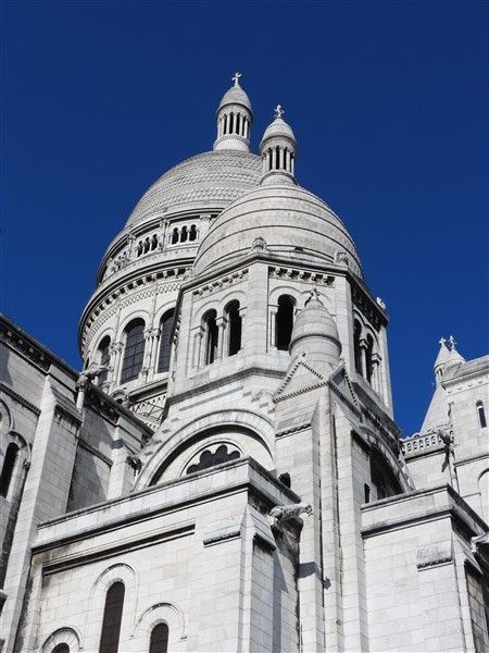 Paris: Sacré-Coeur and Montmartre Tour with Expert Guide - The guides are a major part of the value