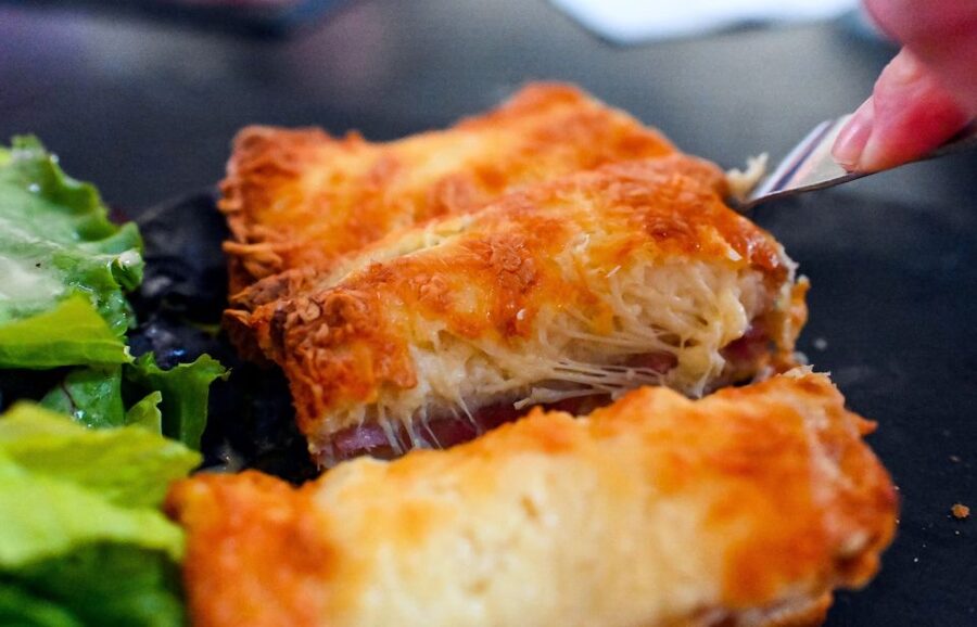 Paris: Secret Food of Le Marais Walking and Tasting Tour - Fresh bread and cheese from local shops