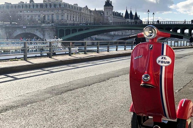 Paris - Segway Tour 120 min - The Louvre, Musée d’Orsay, and the Seine