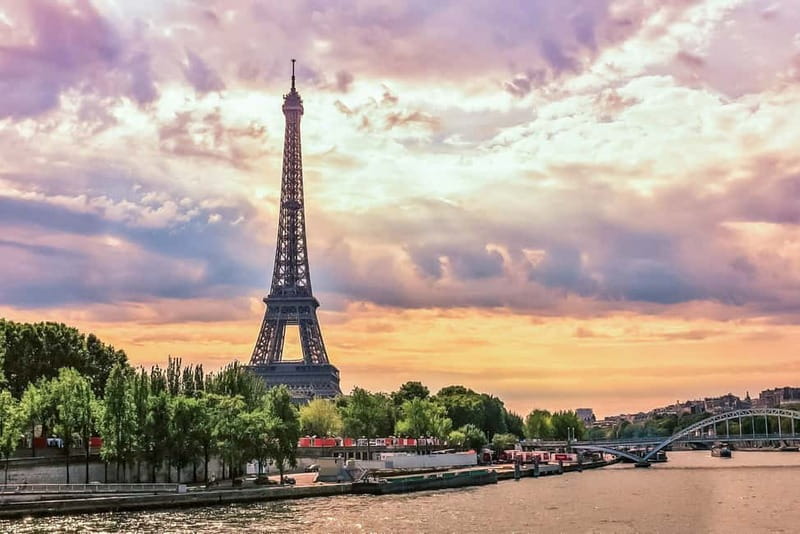 Paris: Seine Cruise & Crepe Tasting near the Eiffel Tower - Following the Seine past Paris landmarks